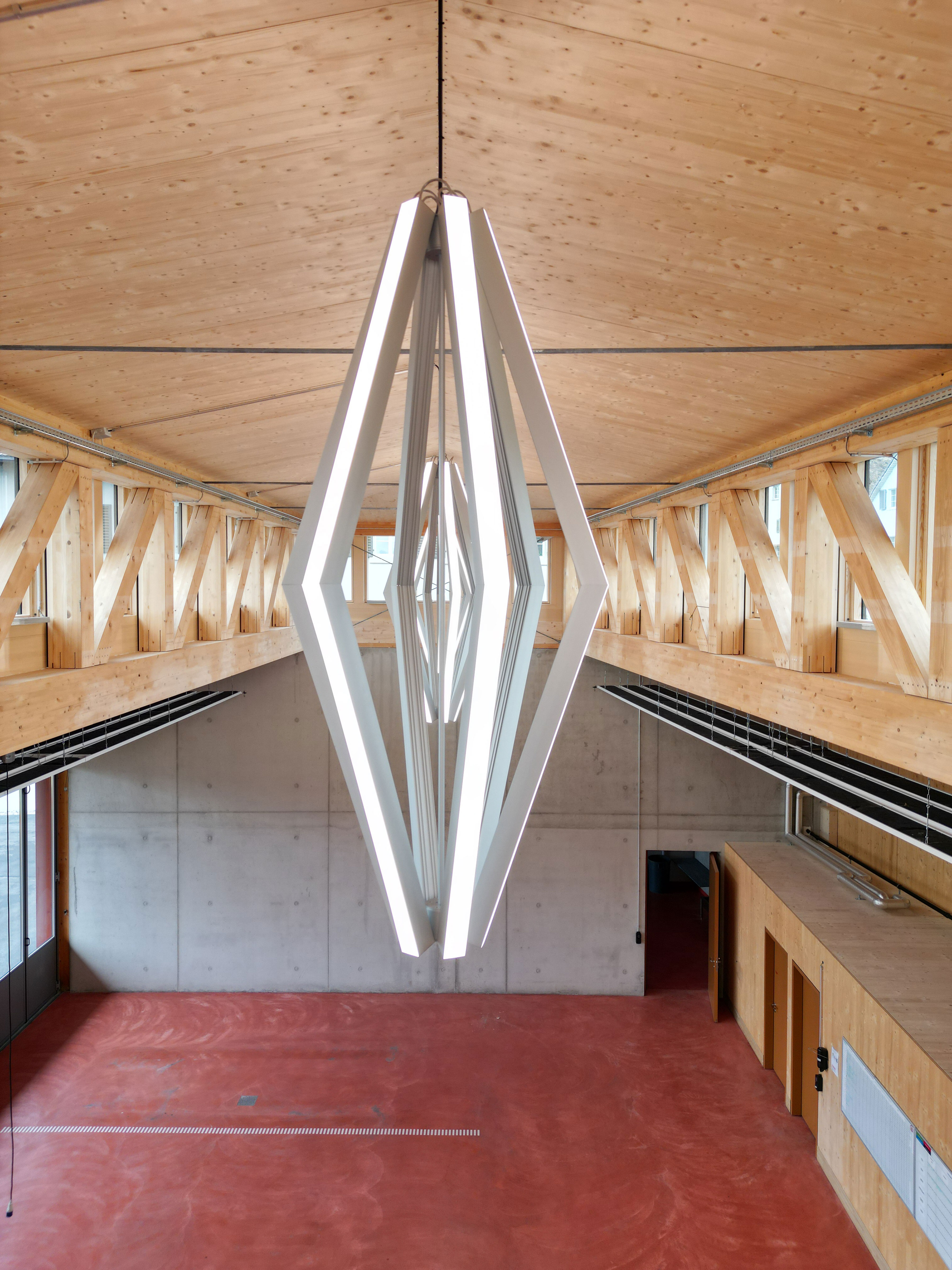 230425 Leuchte Halle