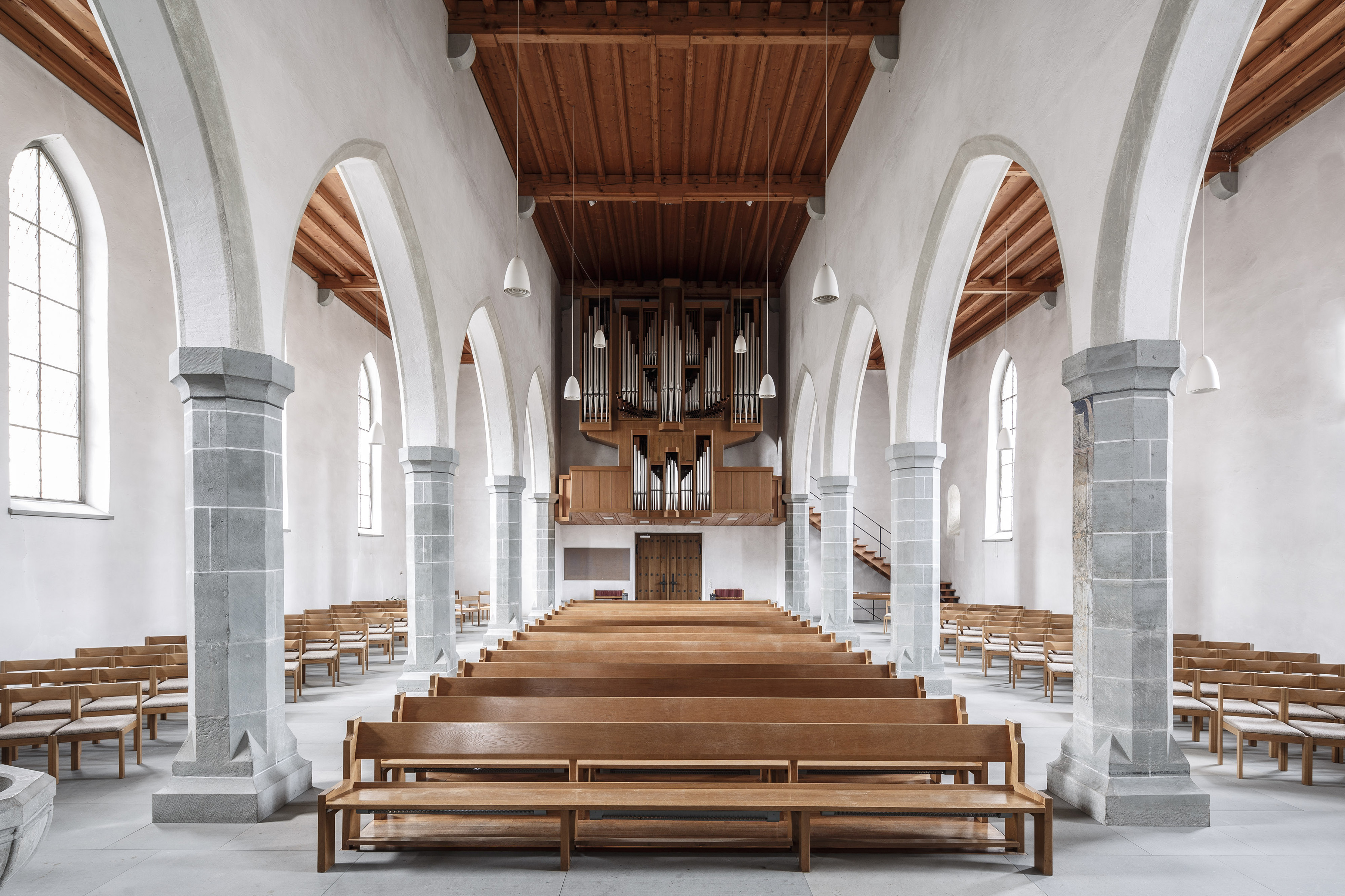 Blick zur Orgel